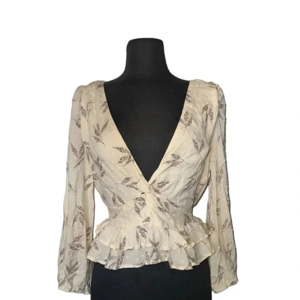 2Bella Long Sleeve V Neck Ruffle Blouse| Large